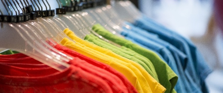 Colour coding your closet + drawers - DIY Home Organizing Tip