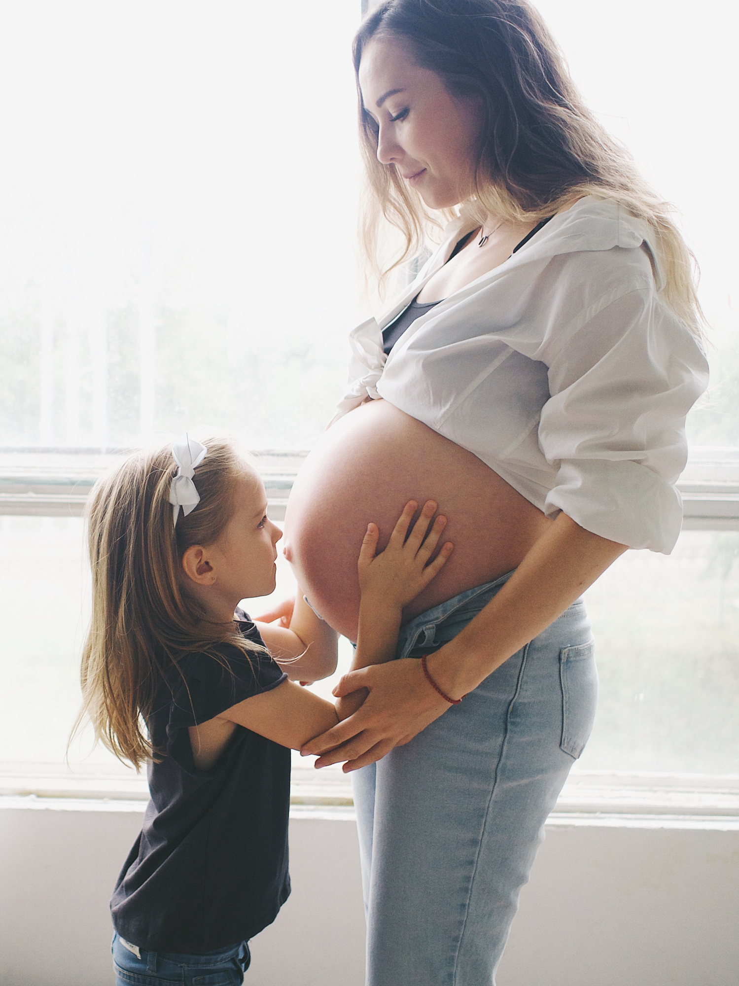 Pregnant mom home organizing